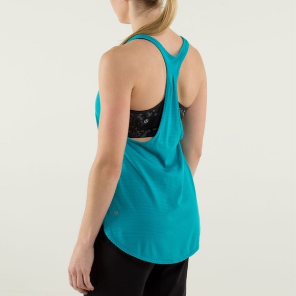 Lululemon 105 F Singlet Tank in Teal Blue - Picture 3 of 9